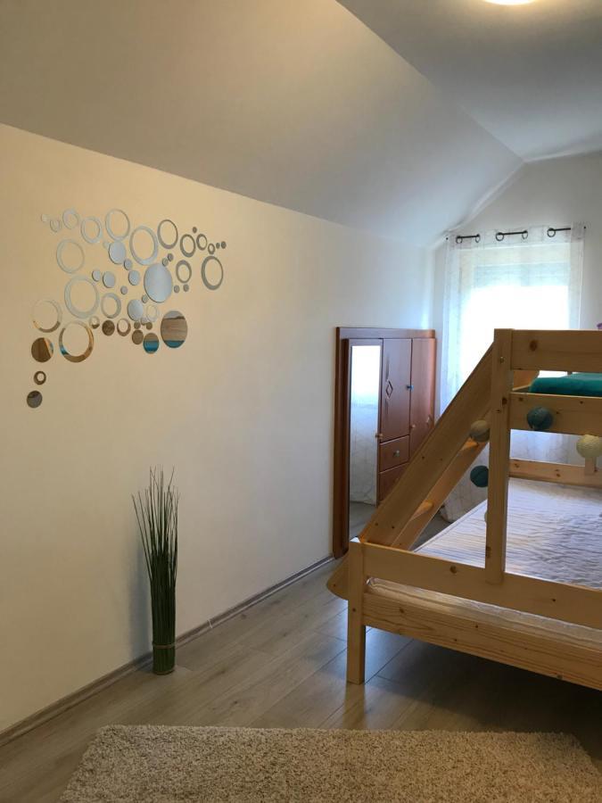 Viharsarki Apartman Gyula Luaran gambar
