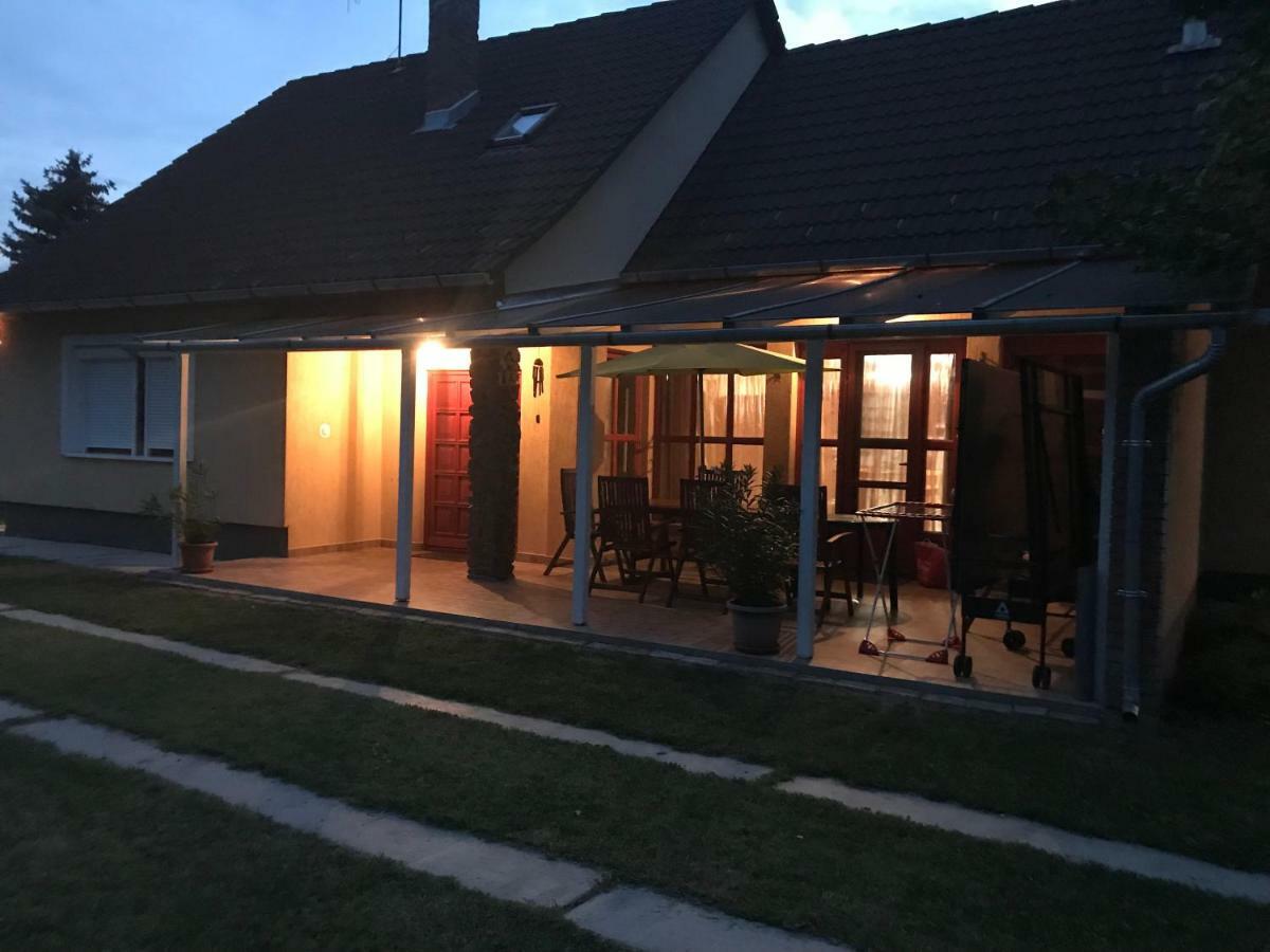 Viharsarki Apartman Gyula Luaran gambar